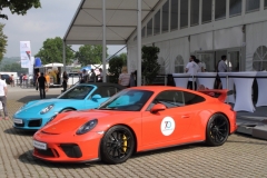 vor der Porsche-Hospitality