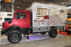 Outdoor-Aufbau von bimobil auf einem Unimog-Chassis