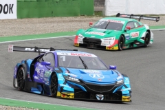 Jenson-Button-liegt-noch-vor-dem-DTM-Vizechampion-Nico-Müller