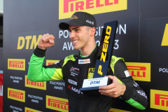 IMG_0386_Thomas-Preining-und-sein-Pole-Position-Award-von-Pirelli