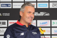 Der-Vertreter-von-Emil-Frey-Racing-freute-sich-ueber-die-gewonnene-Teamwertung_5459