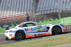 Rennt-im-Dienst-der-Gesundheit-Team-Zakspeed-_0347