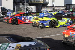 Im-abgesperrten-Parc-Ferme-des-GT-Masters