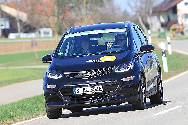 8    Der Opel Ampera-e (2017) wurde vom ADAC gesteuert