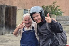 Landwirt und Landfahrer vertragen sich