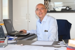 Bei-ihm-laufen-die-Fäden-zusammen-Alfred-Kist