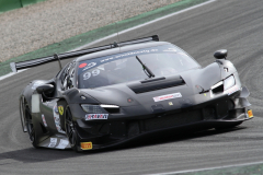 Die-Arnolds-sind-erfolgreich-im-GTC-Ferrari_5603_Foto-Straehle
