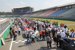 Startaufstellung mit Besuchern Porsche Super Sports Cup
