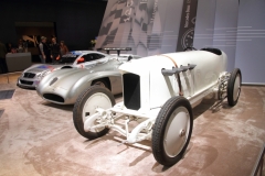 Blickfang beim Benz - Foto Strähle