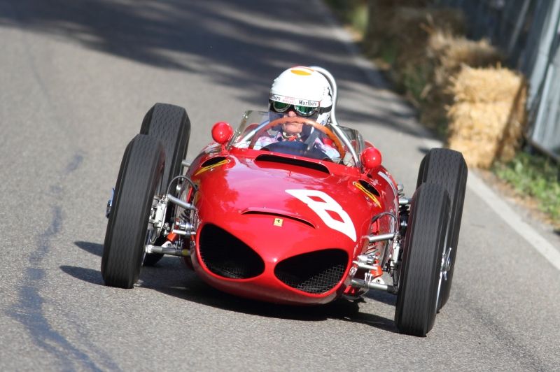 den-Sharknose-Ferrari-Tipo-fuhr-Arturo-Merzario-156-_2073