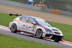 IMG_O.Holdener im Seat Cupra Leon TCR