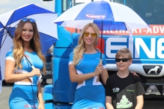 12-Grid-Girls