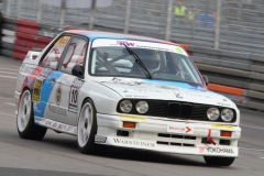 Die-klassischen-BMW-Rennfarben-zieren-den-M3-E30-der5-DTM-1989